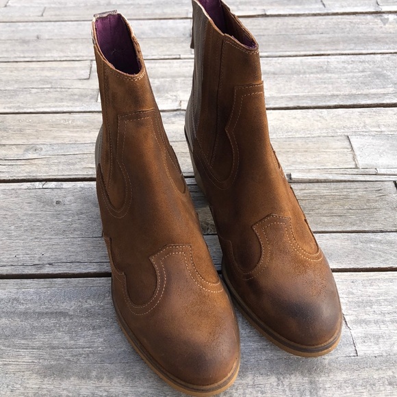 New Oralie leather boots by MTNG from Sundance. - Picture 10 of 12